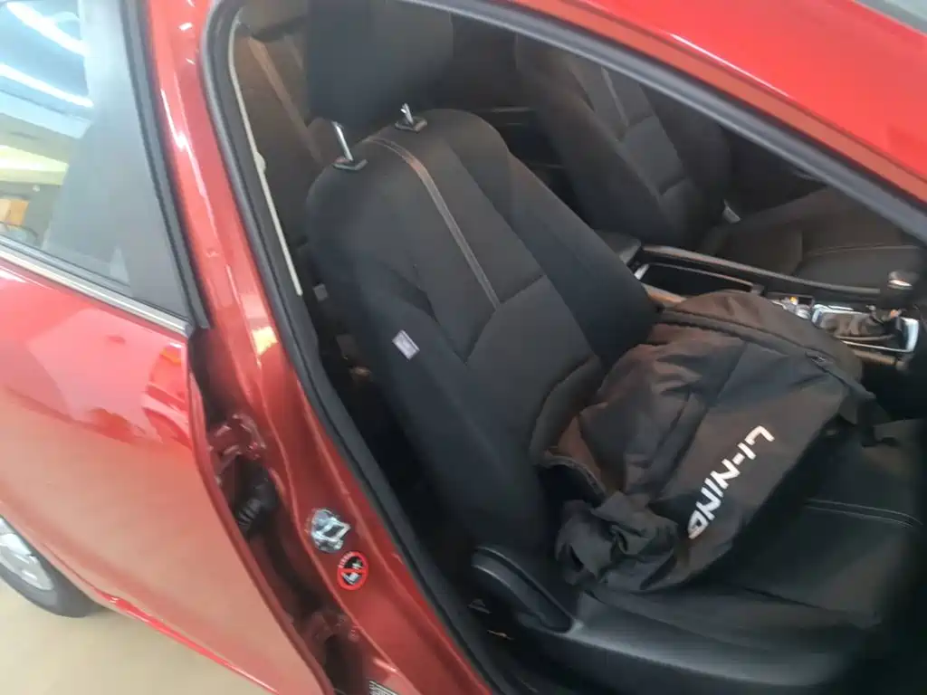 Mazda 3 Axela 2019 — фото 25