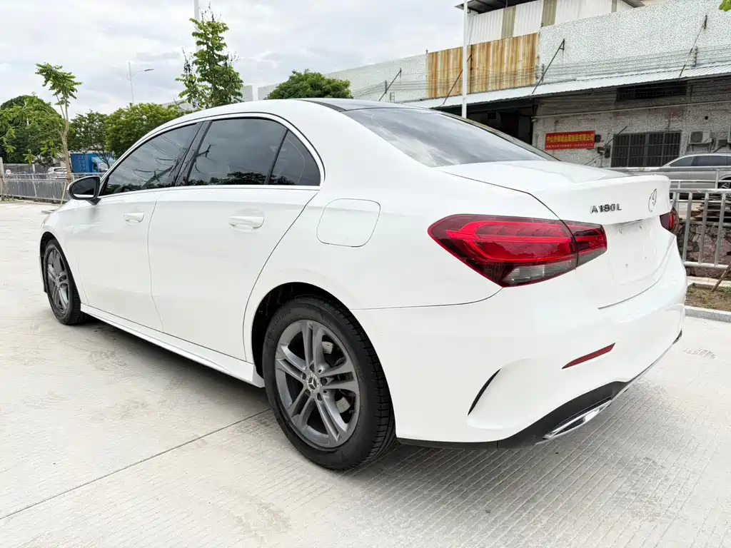 Mercedes-Benz A-Class 2022 — фото 4