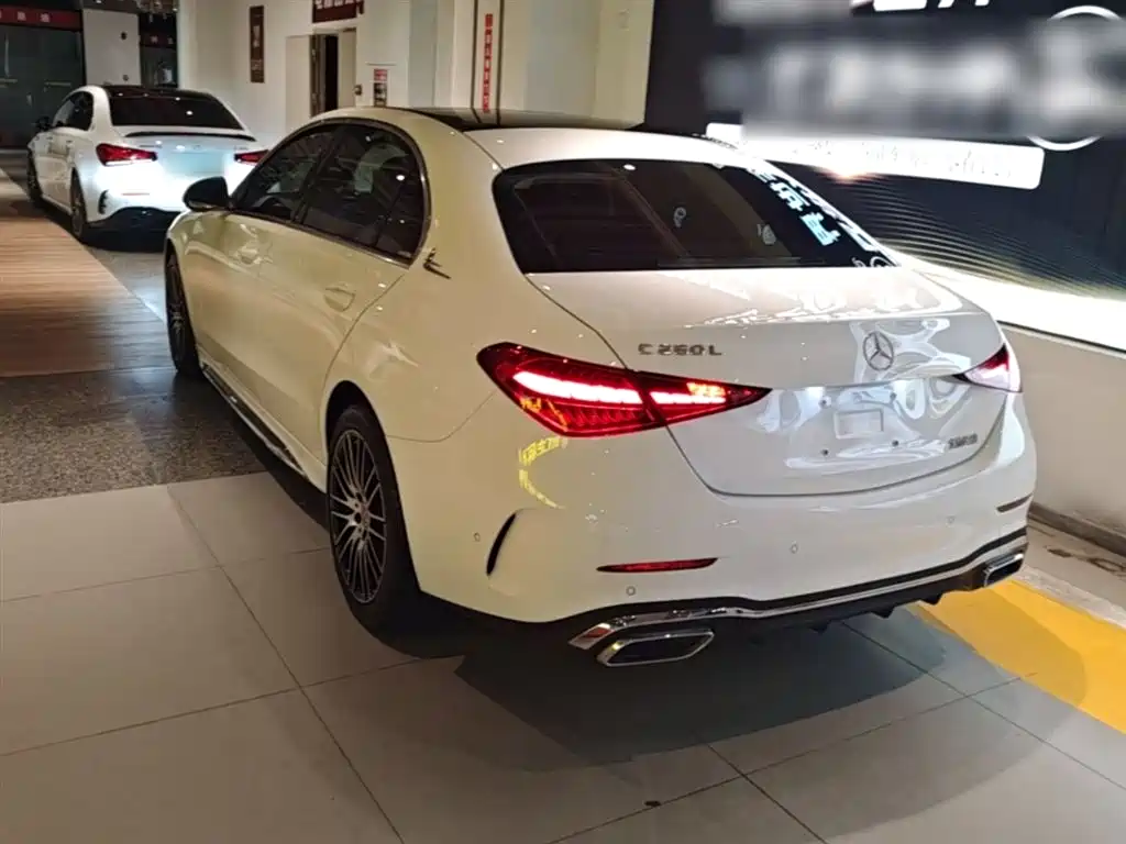 Mercedes-Benz C-Class 2023 — фото 5