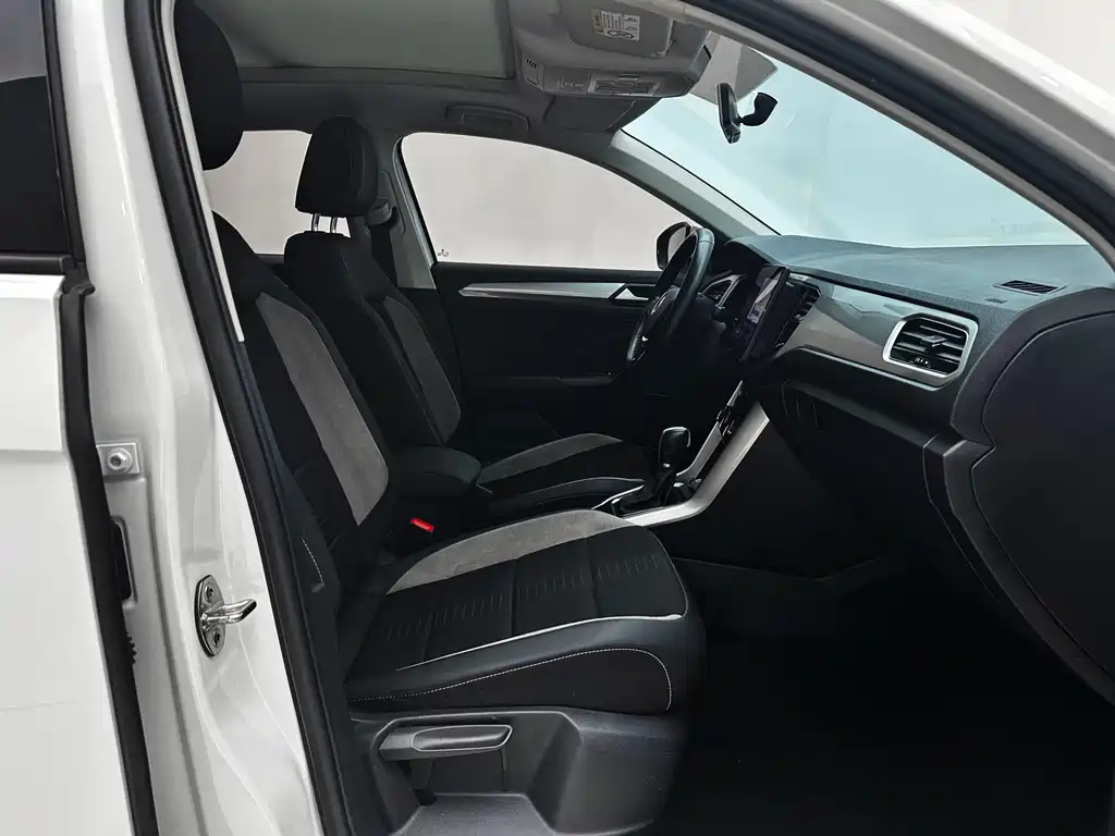 Volkswagen T-Roc 2022 — фото 20