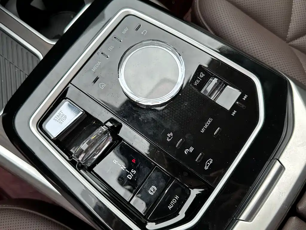 BMW 7 Series 2023 — фото 14