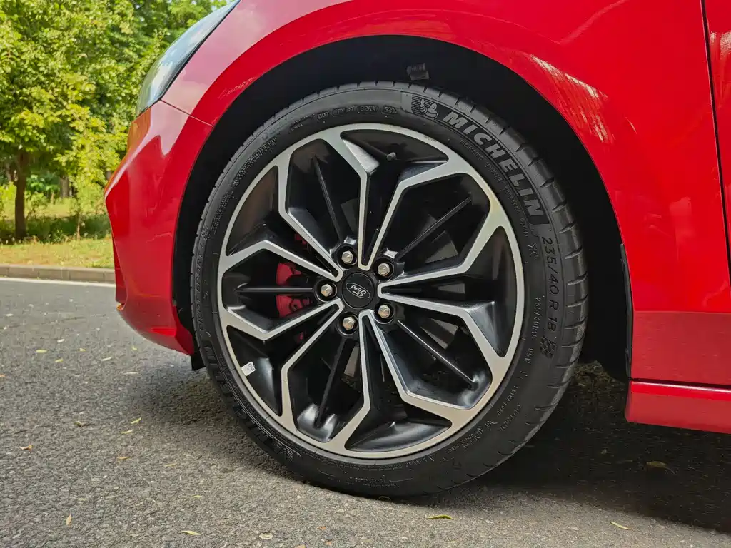 Ford Focus 2020 — фото 18
