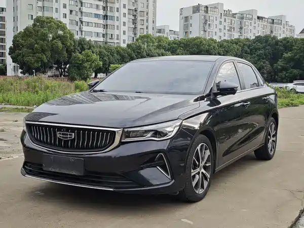 Geely Emgrand 2022