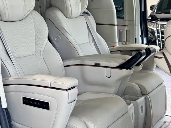 Lexus LM 2023