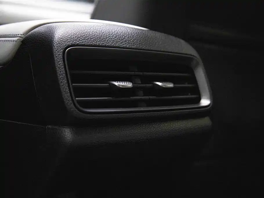 BYD Seal 05 DM-i 2025 — фото 25
