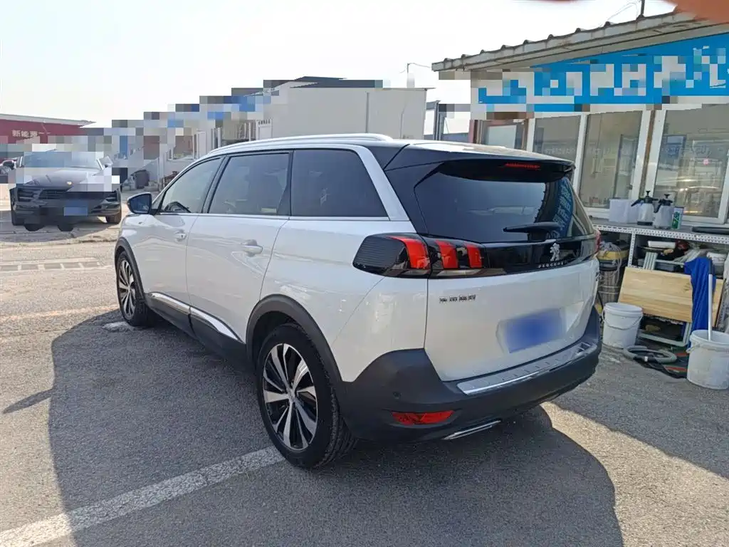 Peugeot 5008 2017 — фото 23