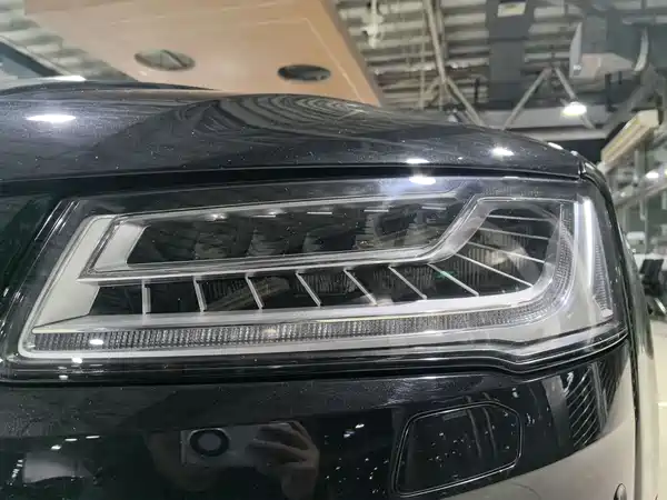 Audi A8 2014