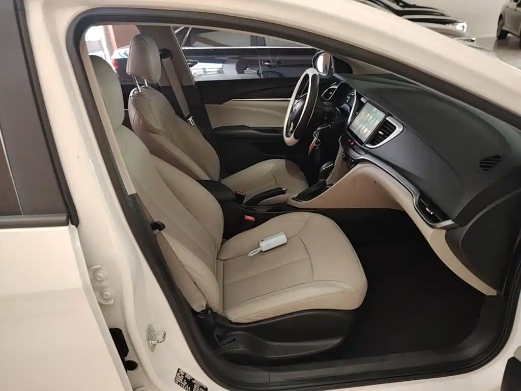 Buick Excelle 2018 — фото 25