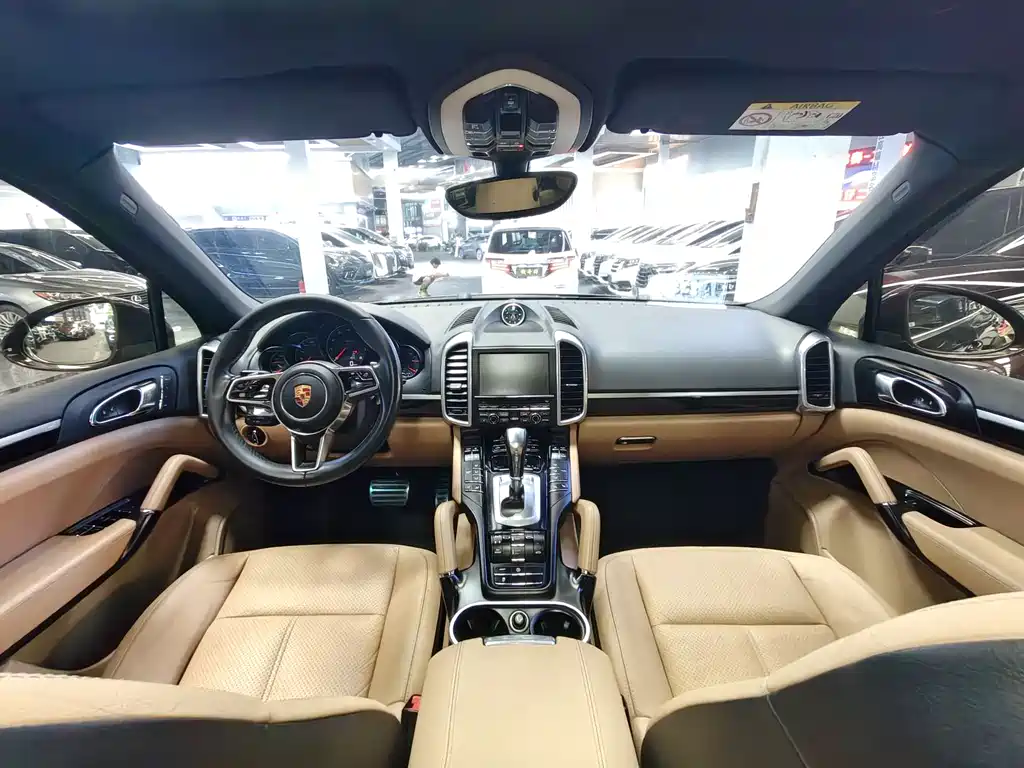 Porsche Cayenne 2015 — фото 9