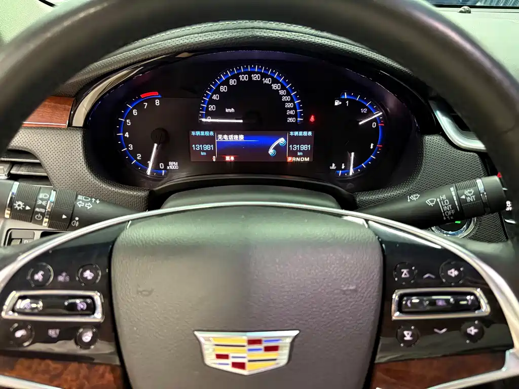 Cadillac XTS 2017 — фото 14