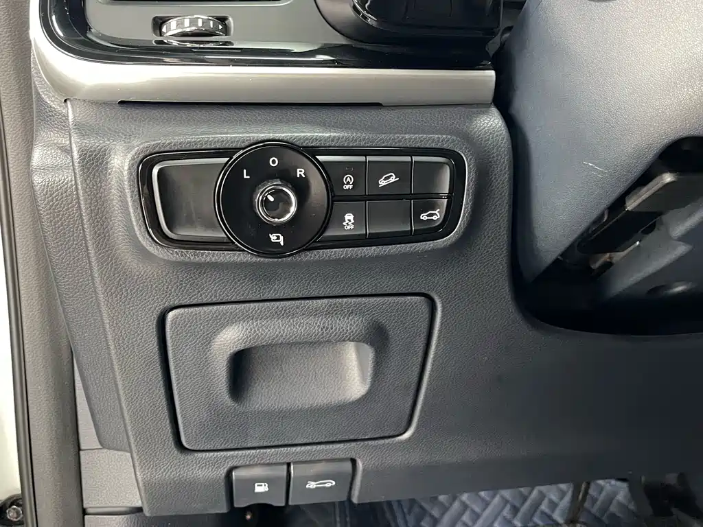 GAC Motor Trumpchi M8 2020 — фото 19