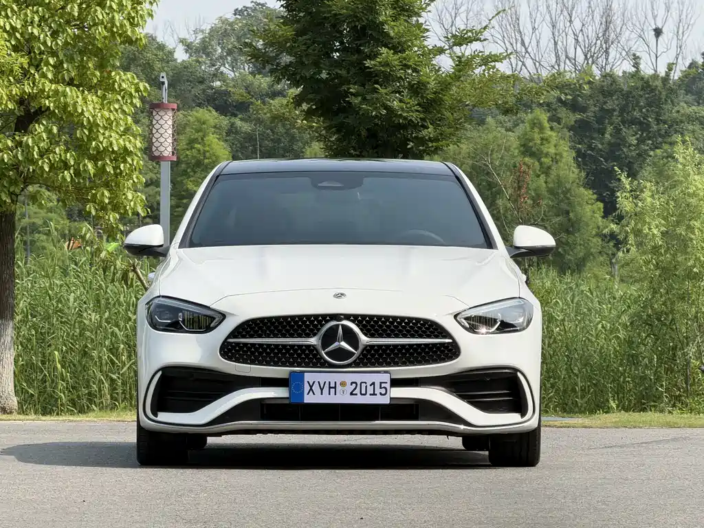 Mercedes-Benz C-Class 2024