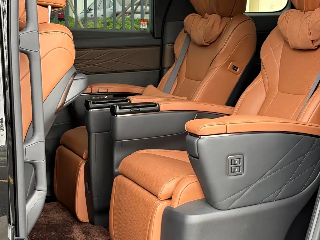 Toyota Vellfire 2025 — фото 6