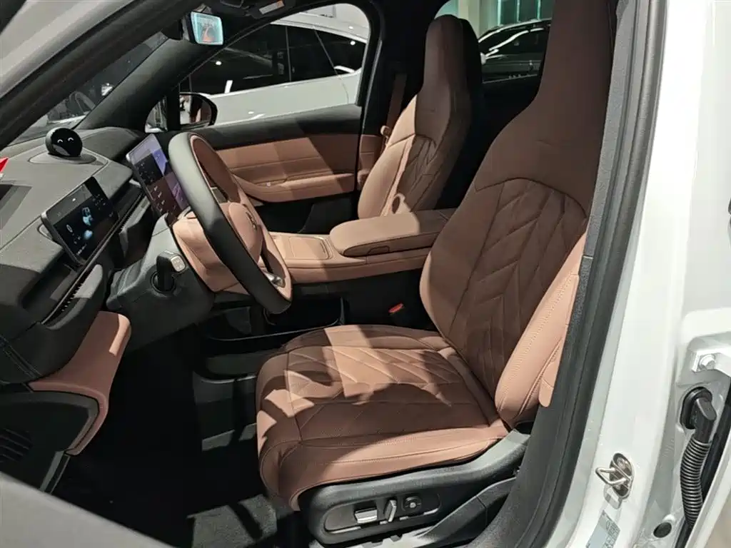 NIO EC6 2025 — фото 15