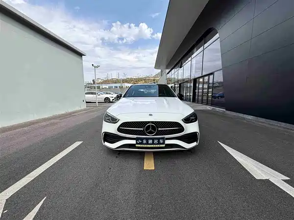 Mercedes-Benz C-Class 2024