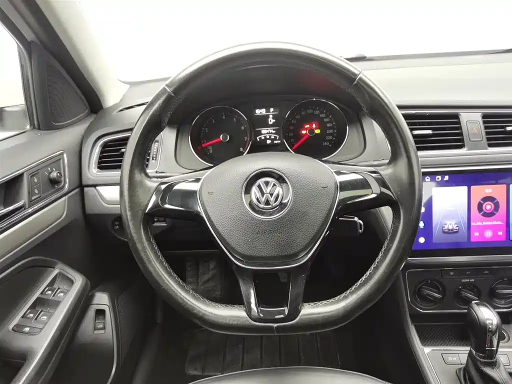 Volkswagen Lavida 2016 — фото 11