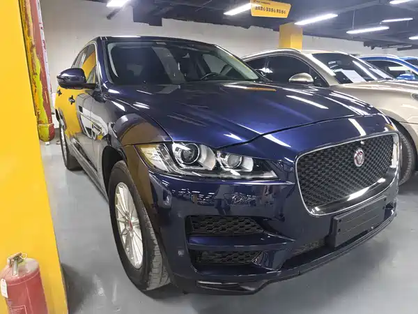 Jaguar F-PACE 2017