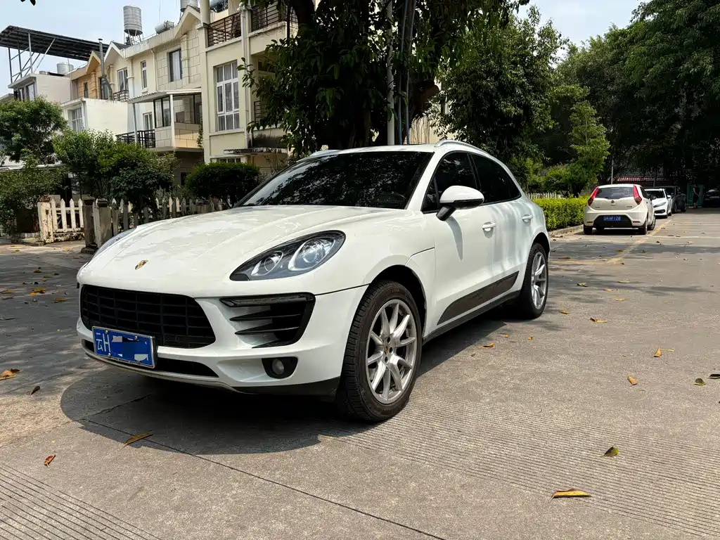 Porsche Macan 2015 — фото 1