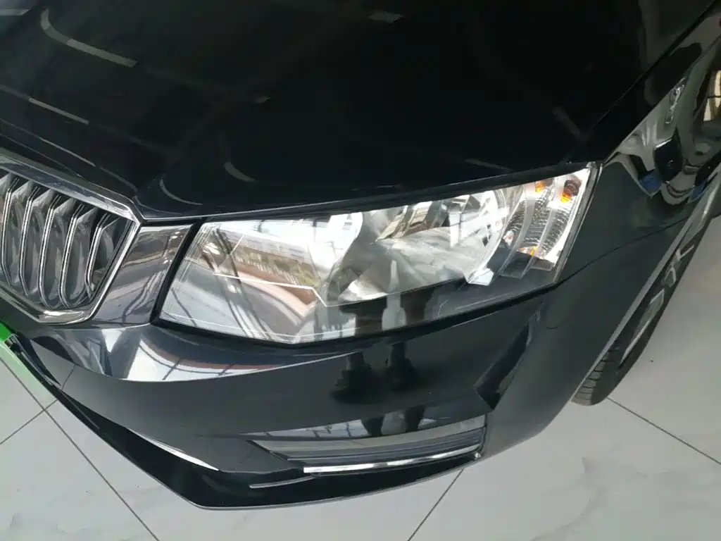 Skoda Octavia 2016 — фото 24