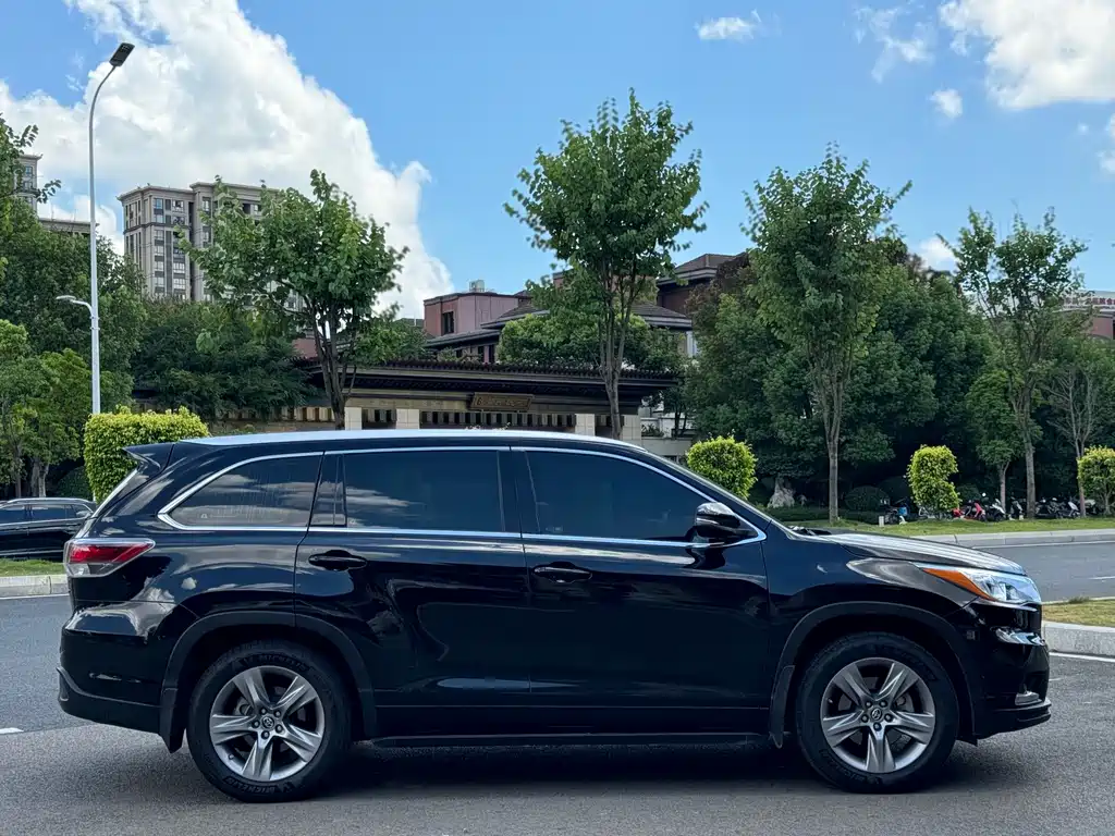 Toyota Highlander 2017 — фото 14