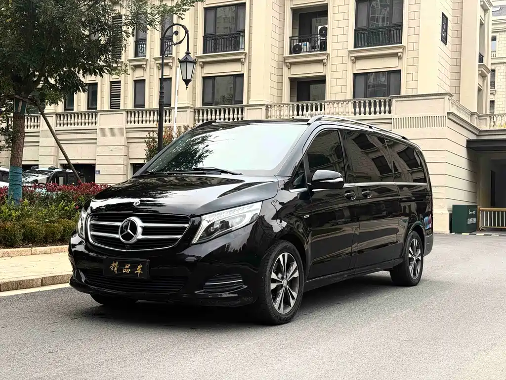 Mercedes-Benz V-Class 2017 — фото 1