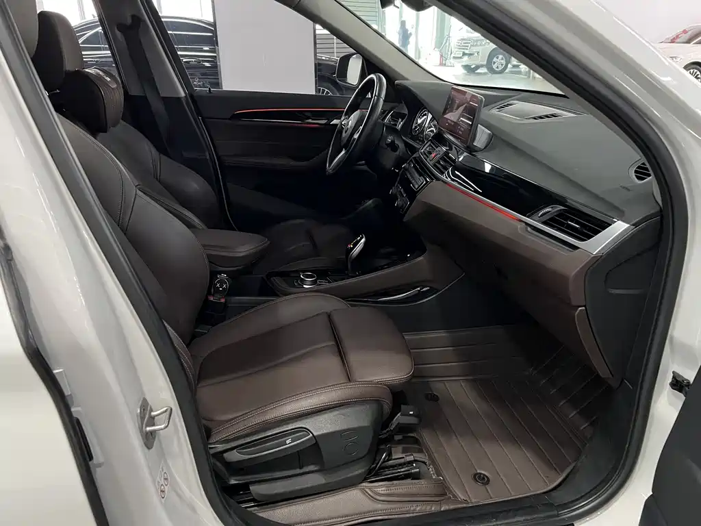 BMW X1 2020 — фото 9