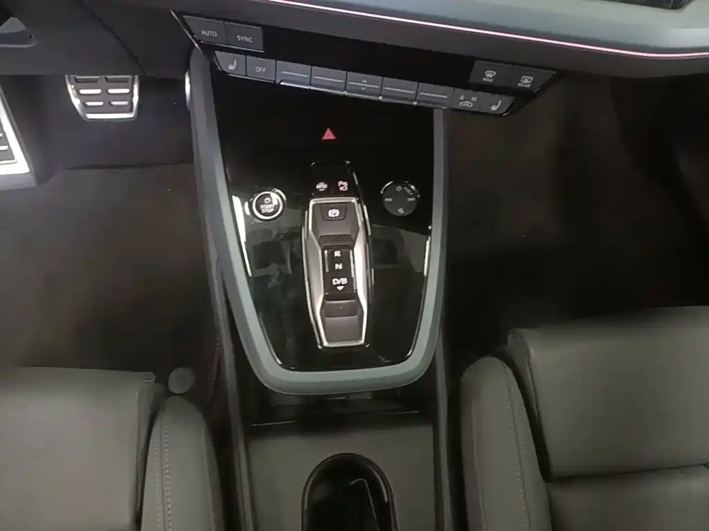 Audi Q5 e-tron 2025 — фото 10