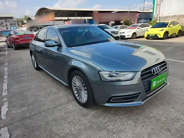 Audi A4L 2015
