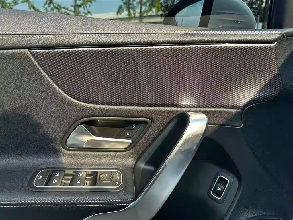 Mercedes-Benz A-Class 2021 — фото 18