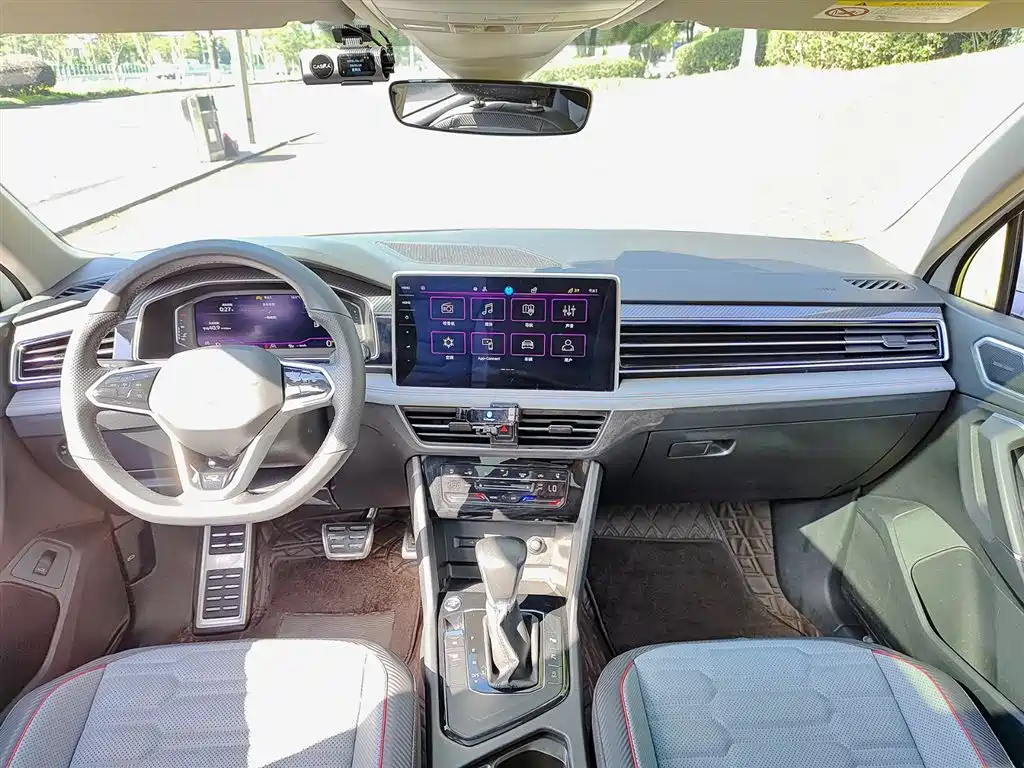 Volkswagen Tiguan L 2023 — фото 10