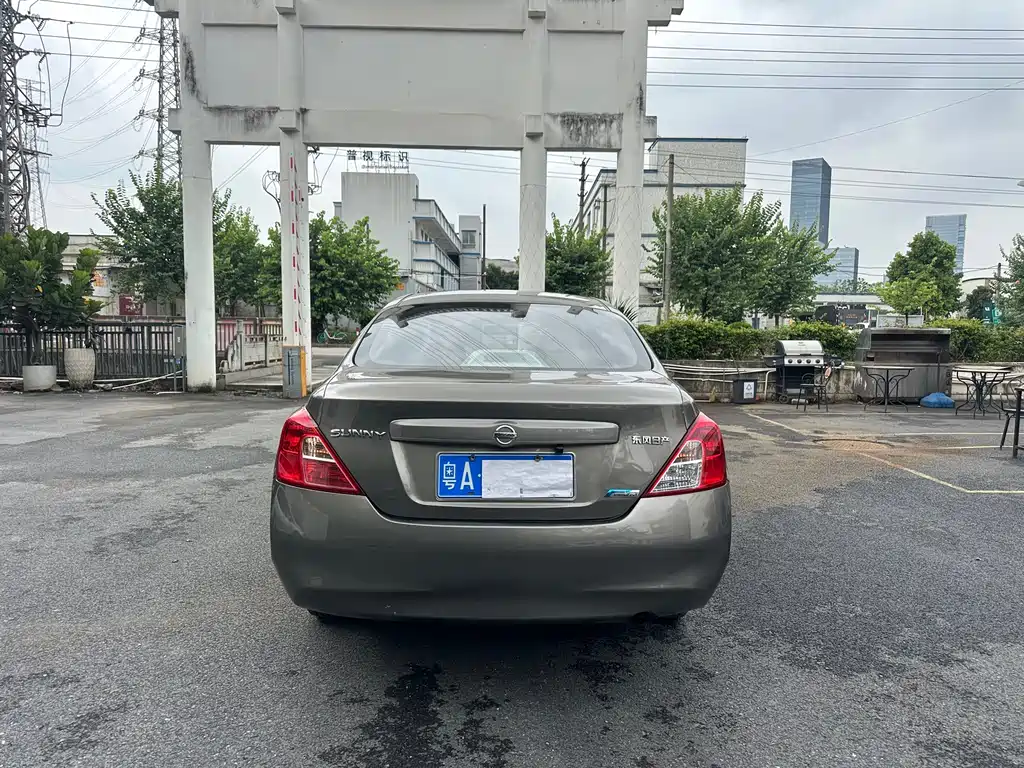 Nissan Sunny 2013