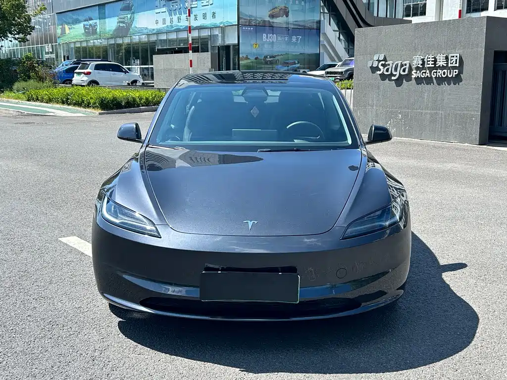 Tesla Model 3 2025 — фото 2