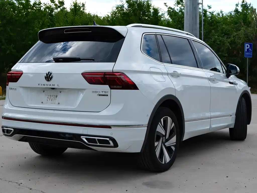 Volkswagen Tiguan L 2023 — фото 3
