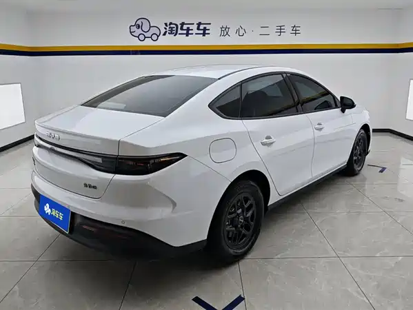 BYD Seal 05 DM-i 2025