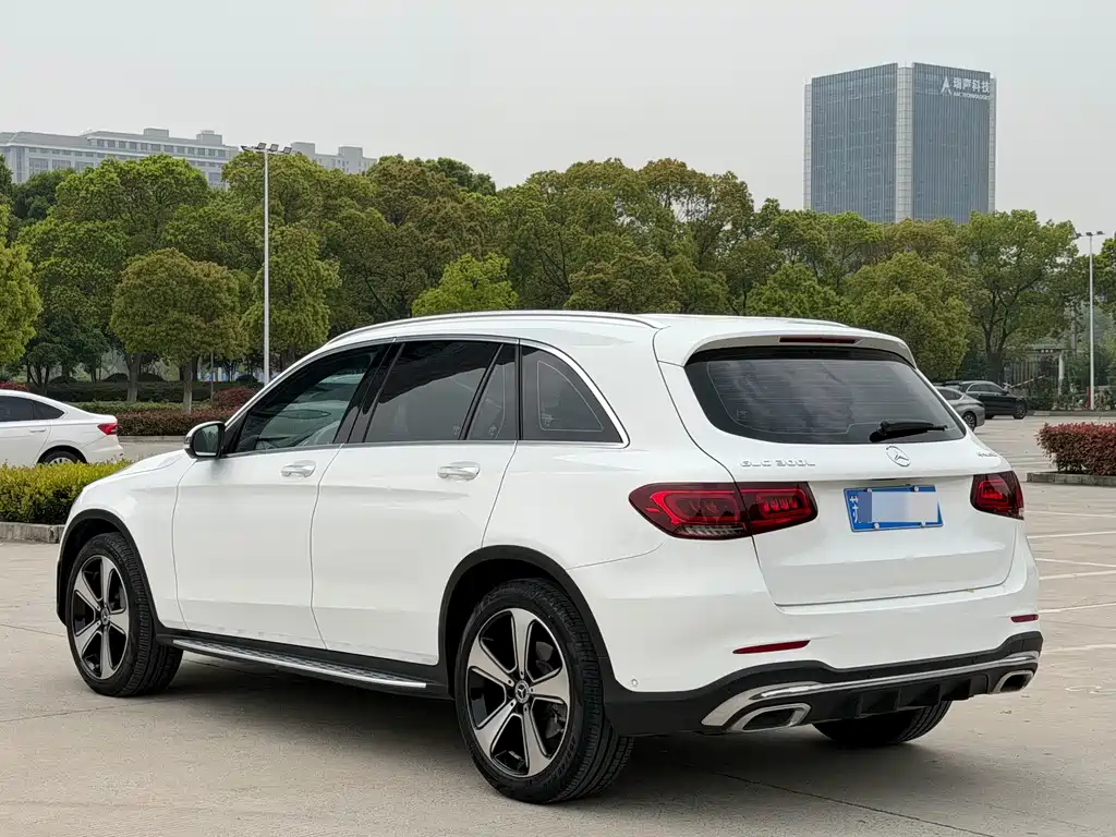 Mercedes-Benz GLC 2023