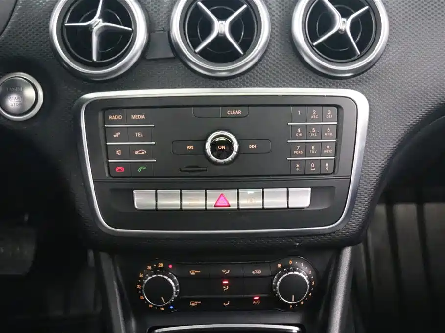 Mercedes-Benz A-Class 2017 — фото 9