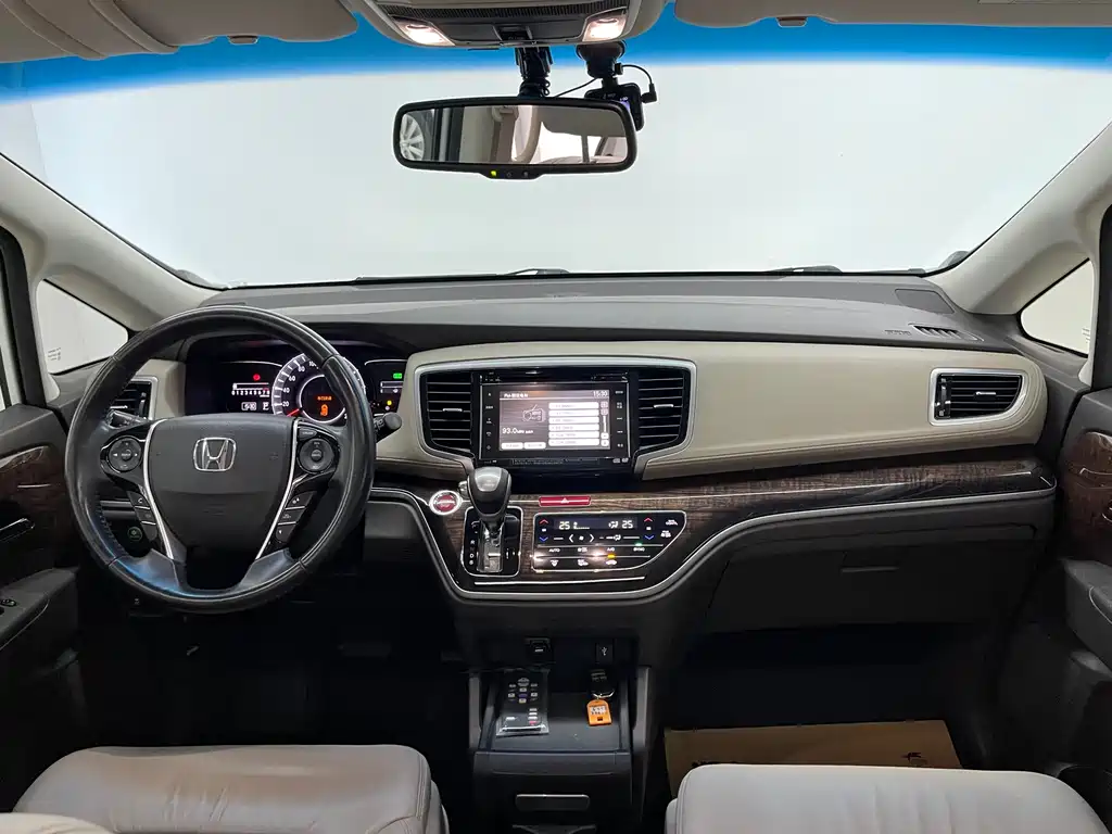 Honda Odyssey 2016 — фото 16
