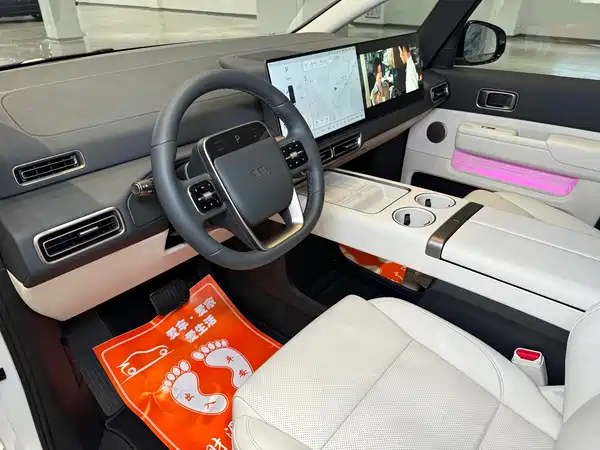 Li Auto MEGA 2025