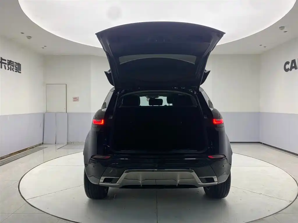 Land Rover Evoque 2023 — фото 29