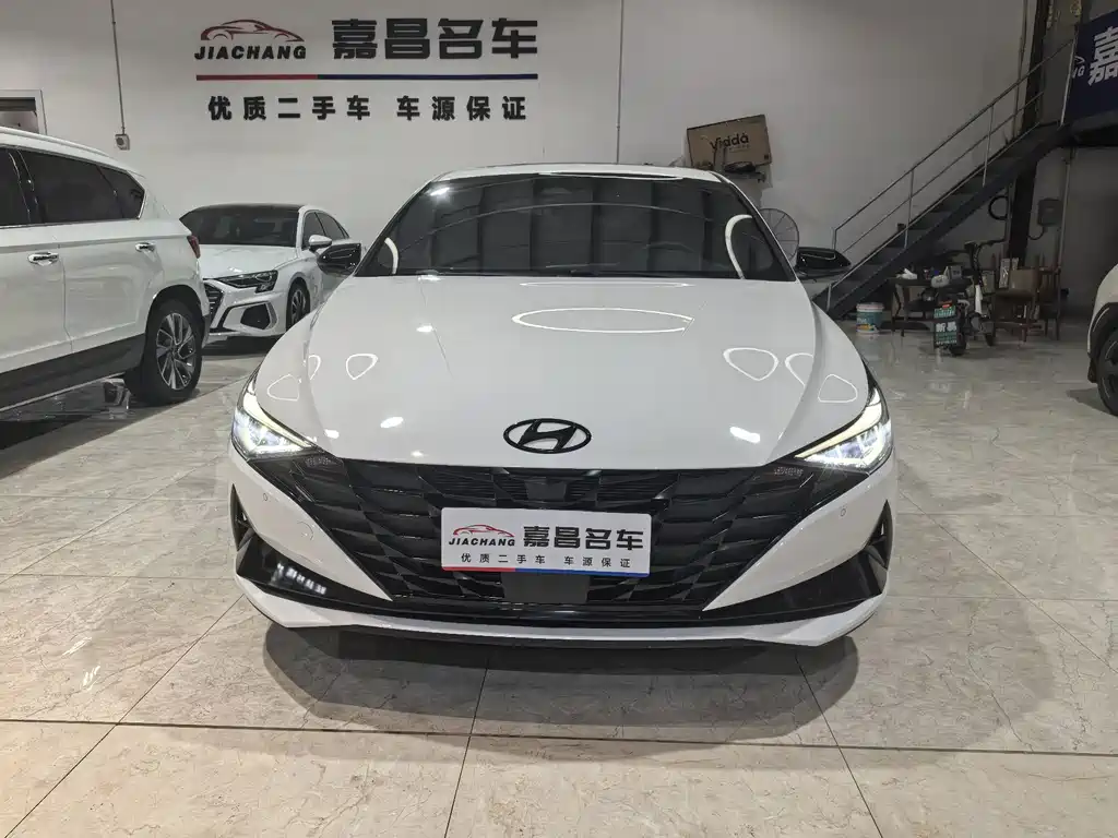 Hyundai Elantra 2023 — фото 9