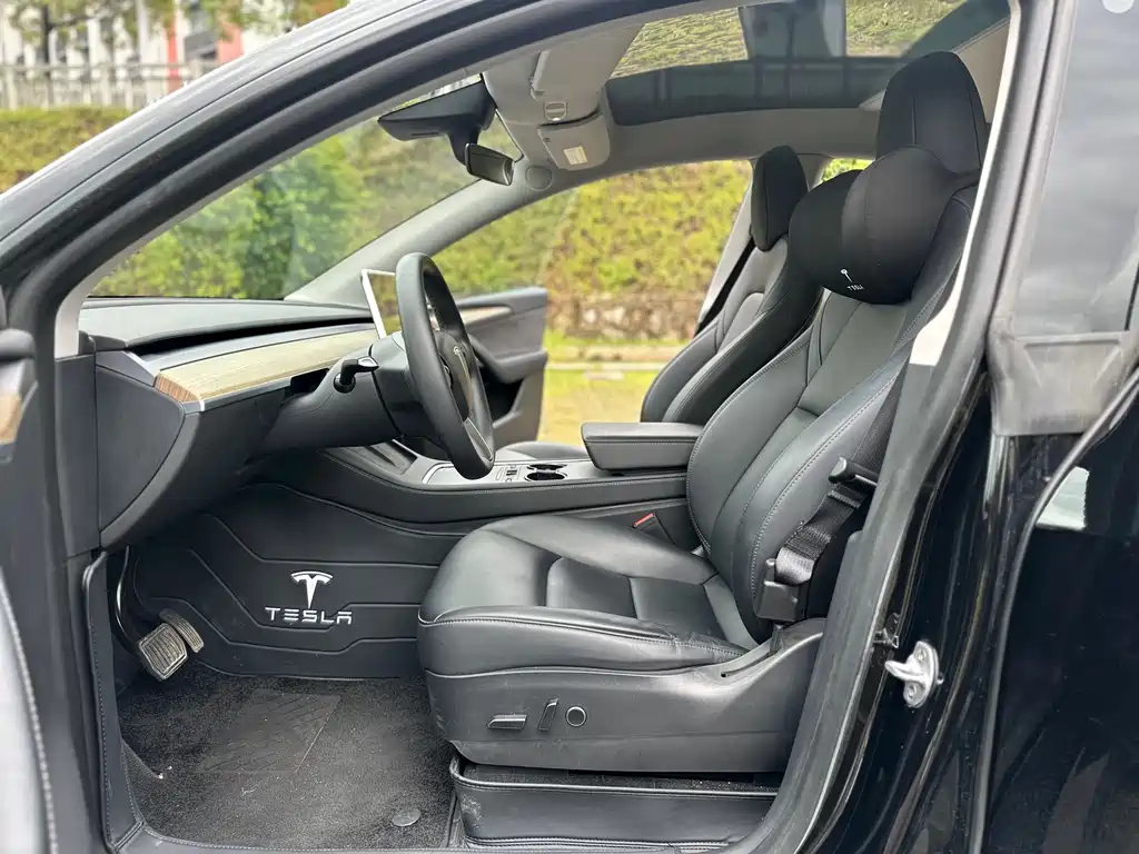 Tesla Model Y 2022 — фото 10