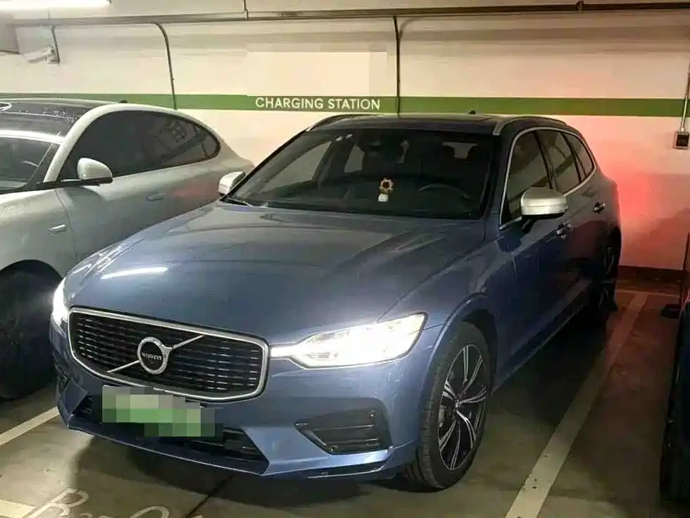 Volvo XC60 PHEV 2018 — фото 3