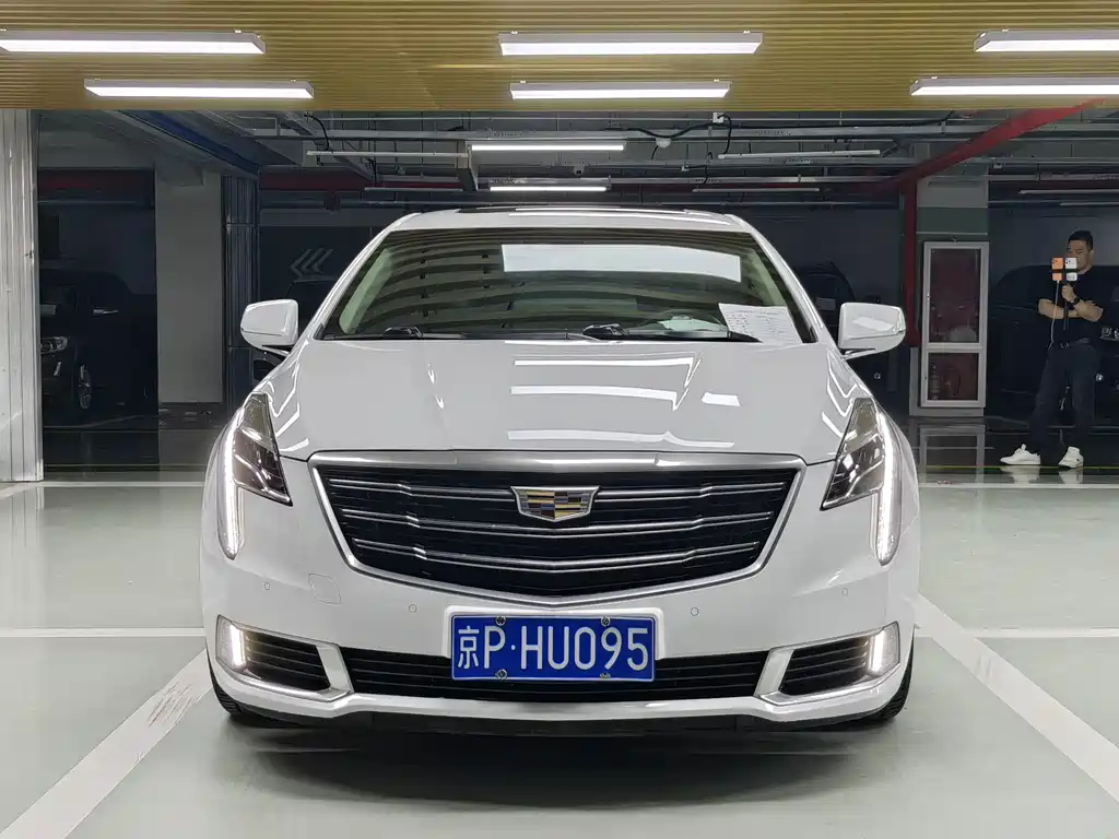 Cadillac XTS 2018 — фото 3