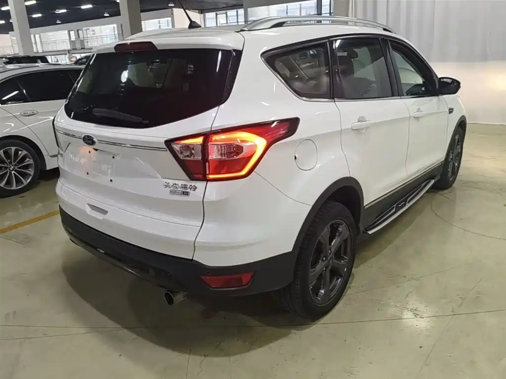Ford Kuga 2019 — фото 7