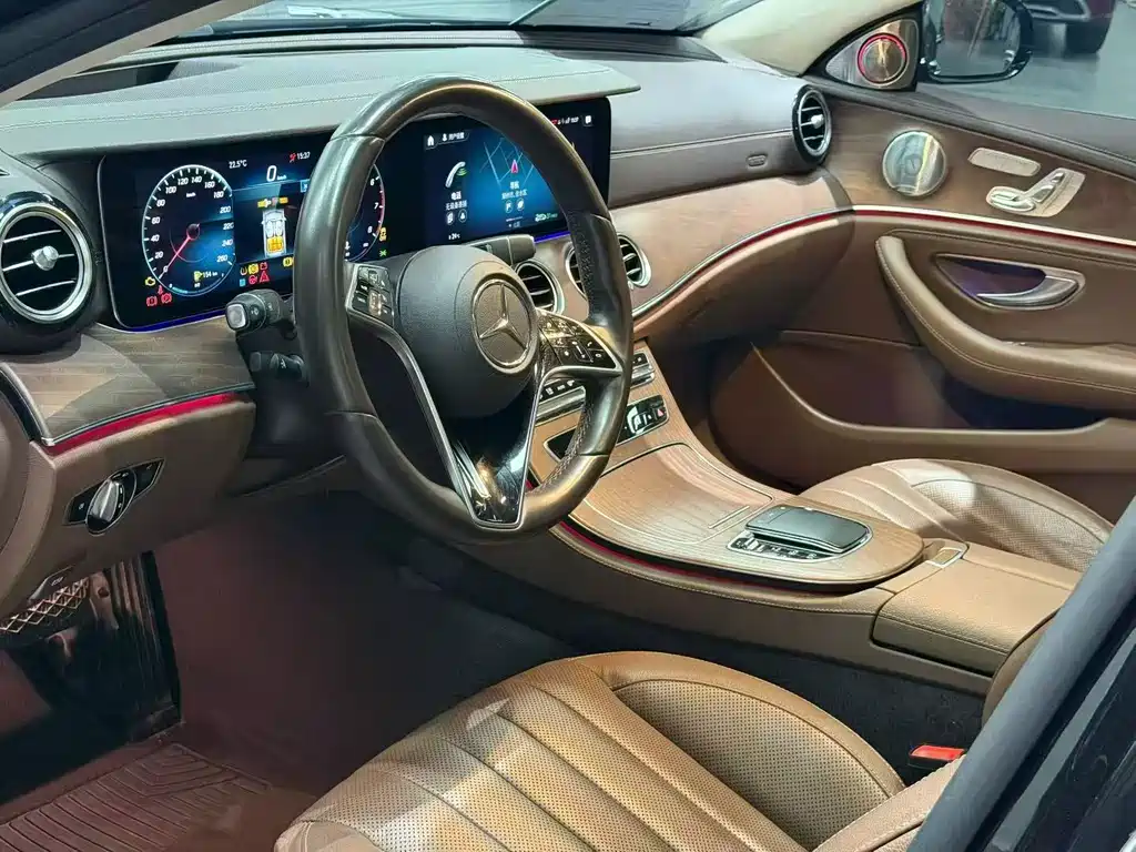 Mercedes-Benz E-Class 2022 — фото 4