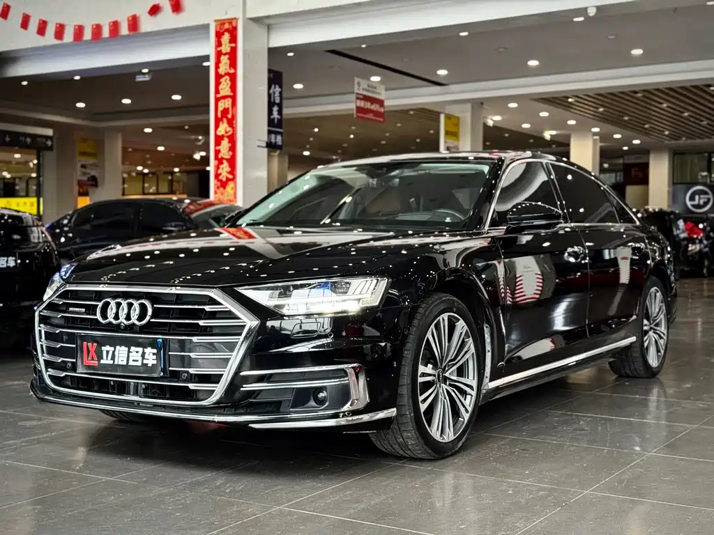 Audi A8 2021 — фото 1