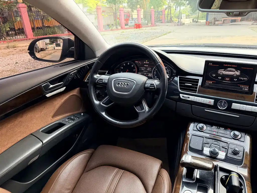 Audi A8 2016 — фото 17