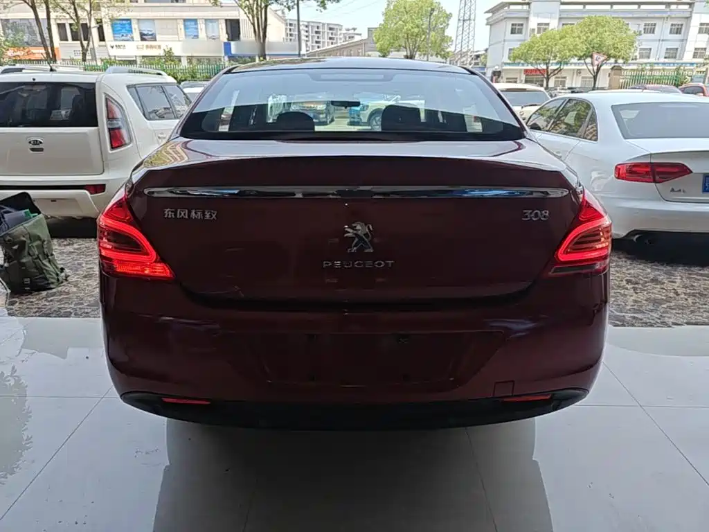 Peugeot 308 2016