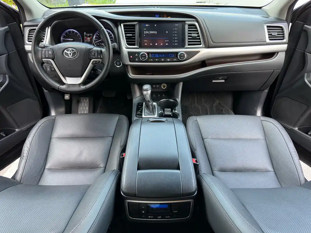 Toyota Highlander 2021