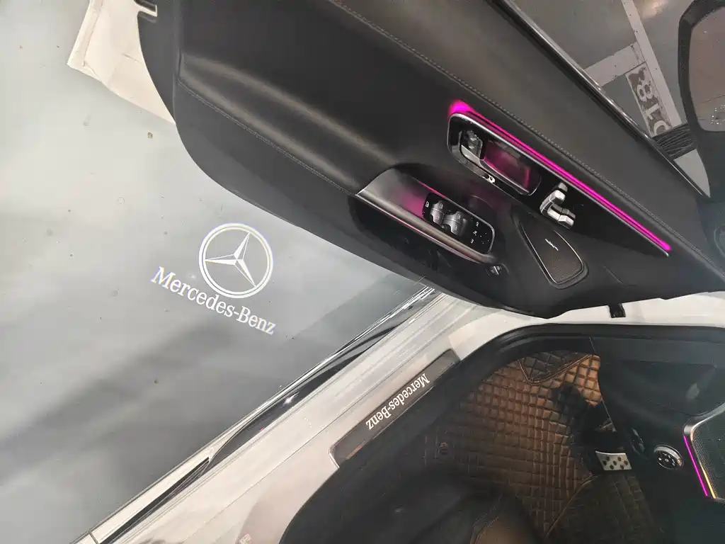 Mercedes-Benz C-Class 2024